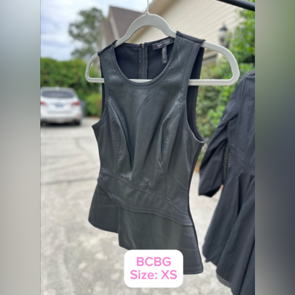 BCBGMaxAzria Gray Asymmetrical Sleeveless Tank Top